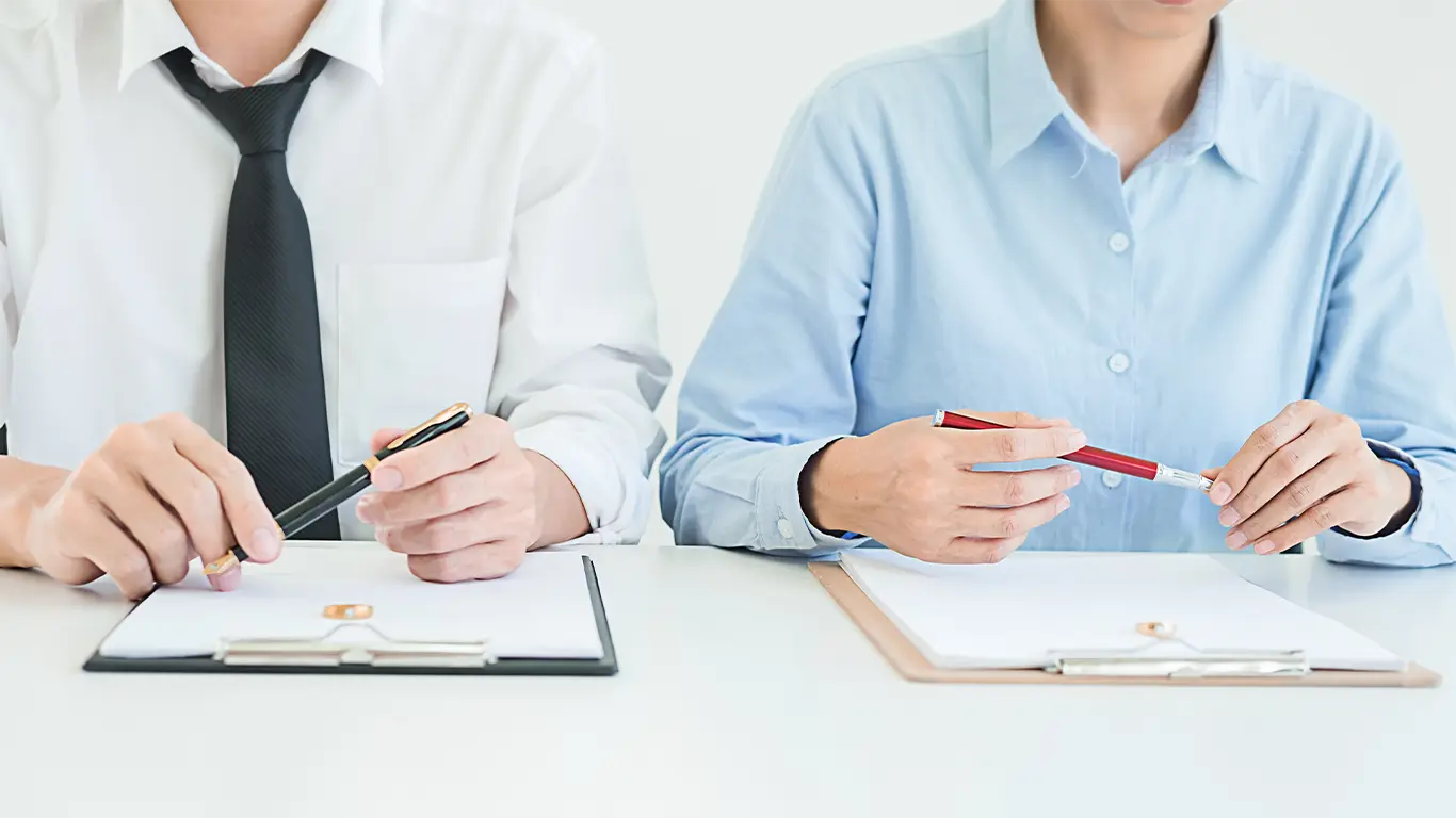 技術士の口頭試験で評価をする試験管